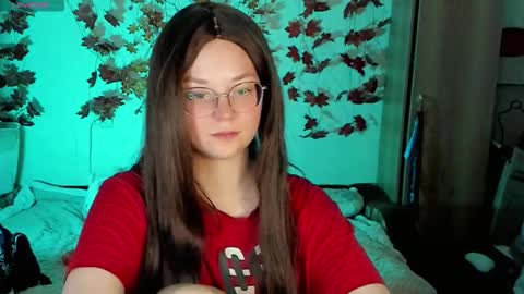 smallimpmeili online show from 10/10/25, 08:19