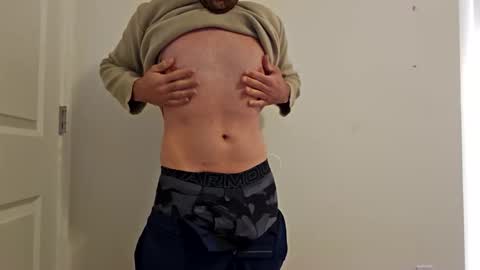 Snapshot of smallthrob chatting on 02/15/26, 06:59 smallthrob online show from 02/15/26, 06:59