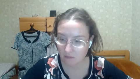 Snapshot of smart_rose chatting on 10/13/25, 02:22 smart_rose online show from 10/13/25, 02:22