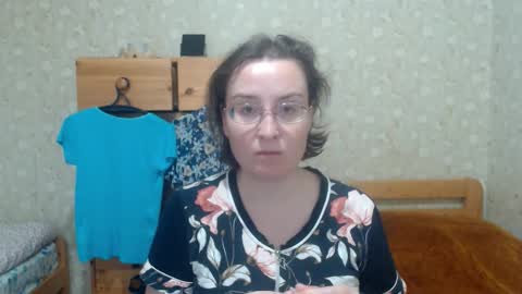 Snapshot of smart_rose chatting on 10/26/25, 10:54 smart_rose online show from 10/26/25, 10:54