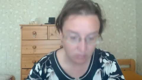 smart_rose online show from 06/18/26, 08:25