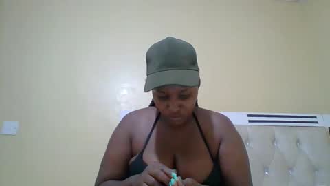 Snapshot of smartqueen1 chatting on 05/11/26, 02:45 Katerina online show from 05/11/26, 02:45