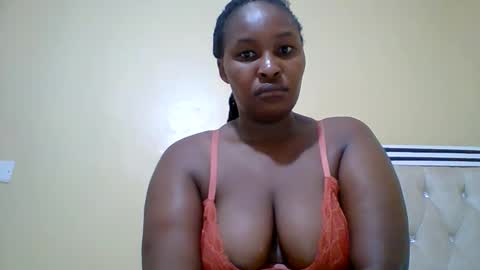 Snapshot of smartqueen1 chatting on 05/21/26, 01:12 Katerina online show from 05/21/26, 01:12