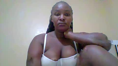 Snapshot of smartqueen1 chatting on 06/04/26, 02:17 Katerina online show from 06/04/26, 02:17