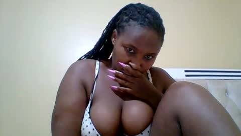 Snapshot of smartqueen1 chatting on 06/22/26, 03:25 Katerina online show from 06/22/26, 03:25