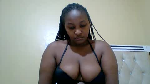 Snapshot of smartqueen1 chatting on 06/25/26, 02:00 Katerina online show from 06/25/26, 02:00