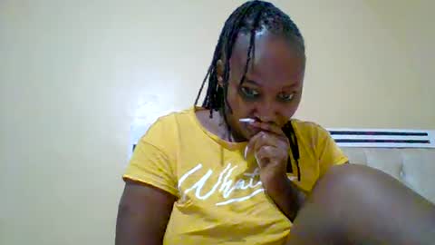 Snapshot of smartqueen1 chatting on 07/04/26, 01:12 Katerina online show from 07/04/26, 01:12