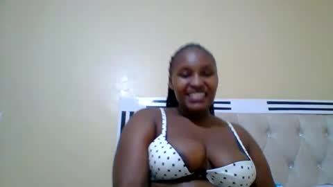 Snapshot of smartqueen1 chatting on 07/12/26, 02:19 Katerina online show from 07/12/26, 02:19