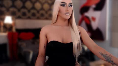 Snapshot of smasherqueen chatting on 02/08/26, 10:51 smasherqueen online show from 02/08/26, 10:51