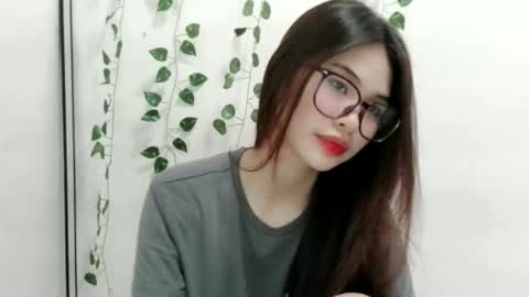 Snapshot of smellon_shake chatting on 10/14/25, 01:50 Julia online show from 10/14/25, 01:50