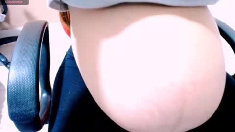 Snapshot of smeralda_24 chatting on 12/21/25, 02:41 smeralda_24 online show from 12/21/25, 02:41