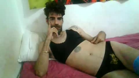 Snapshot of smile3555 chatting on 12/21/25, 08:16 willy online show from 12/21/25, 08:16