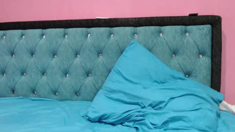 Snapshot of smile_cute_fox chatting on 12/08/24, 08:41 smile_cute_fox online show from 12/08/24, 08:41