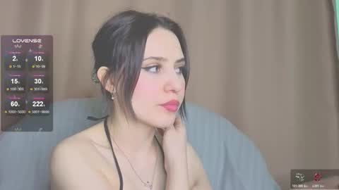 Snapshot of smile_forever_ chatting on 12/01/25, 07:13 Bella online show from 12/01/25, 07:13