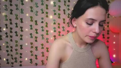 Bella online show from 05/05/26, 05:10