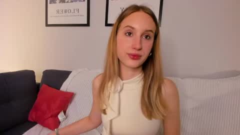 Snapshot of smilesviktoria chatting on 07/01/26, 12:29 Victoria online show from 07/01/26, 12:29