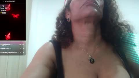 Snapshot of smilet_milf chatting on 12/30/24, 03:02 Smileth online show from 12/30/24, 03:02