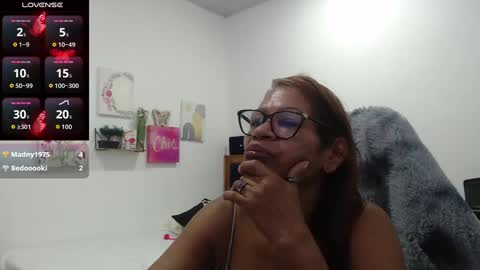Snapshot of smilet_milf chatting on 09/24/25, 02:42 Smileth online show from 09/24/25, 02:42