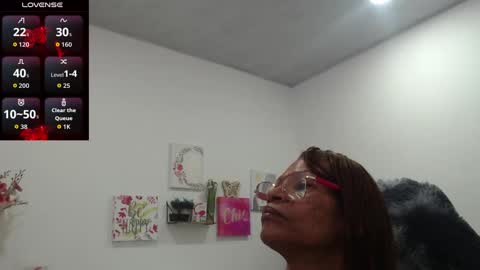 Snapshot of smilet_milf chatting on 10/02/25, 01:07 Smileth online show from 10/02/25, 01:07
