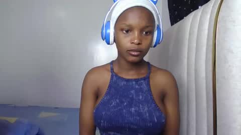 smiley luv1 online show from 03/08/26, 08:01