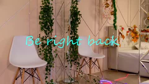 Mia online show from 01/17/25, 11:17