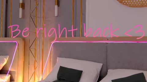 Mia online show from 03/02/25, 11:50