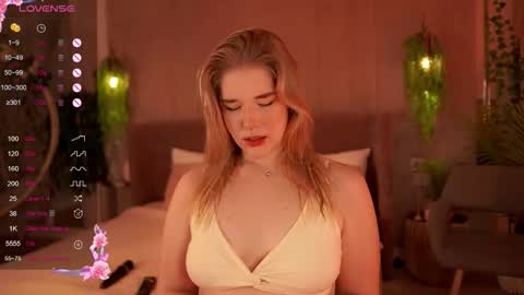 Mia online show from 09/12/25, 05:07