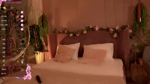 Mia online show from 10/10/25, 05:17