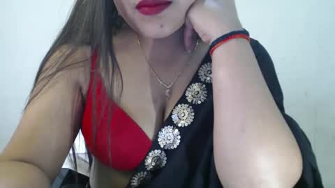 Snapshot of smiley_queen99 chatting on 05/13/26, 07:28 smiley online show from 05/13/26, 07:28