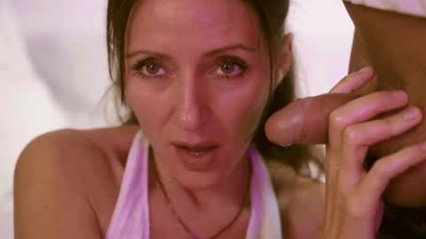 Snapshot of smilinglove chatting on 11/01/25, 06:15 Tati San online show from 11/01/25, 06:15