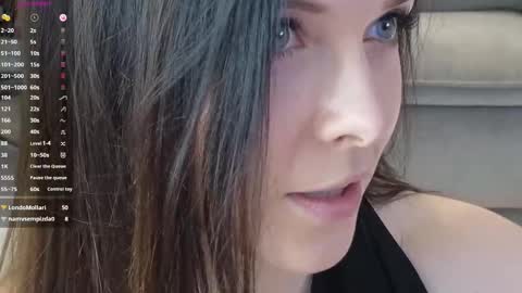 Snapshot of smilym chatting on 02/16/25, 01:03 smilym online show from 02/16/25, 01:03