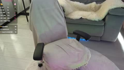 Snapshot of smilym chatting on 10/04/25, 12:03 smilym online show from 10/04/25, 12:03