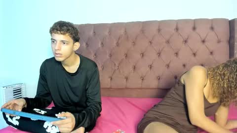 JONH SMITH AND ALIX SMITH online show from 11/25/25, 01:22