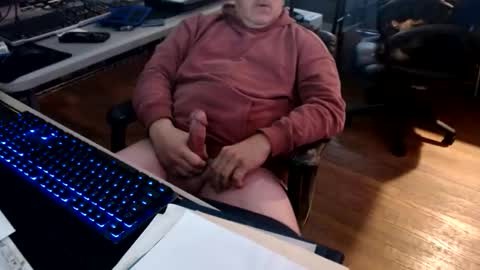 Snapshot of smly chatting on 12/20/25, 02:13 smly online show from 12/20/25, 02:13