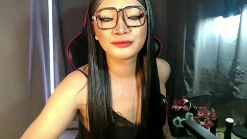 Snapshot of smokeprincess chatting on 01/08/26, 11:07 Amanda online show from 01/08/26, 11:07