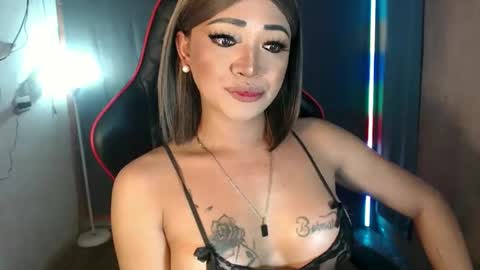 Snapshot of smokeprincess chatting on 03/29/26, 07:47 Amanda online show from 03/29/26, 07:47