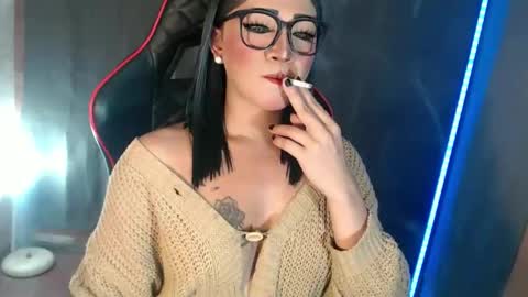 Snapshot of smokeprincess chatting on 04/22/26, 02:29 Amanda online show from 04/22/26, 02:29