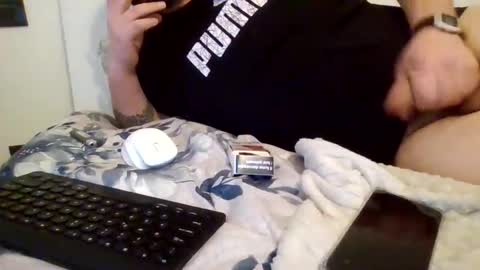 Snapshot of smoker985 chatting on 02/15/25, 10:44 smoker985 online show from 02/15/25, 10:44