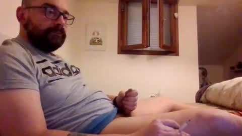 Snapshot of smoker985 chatting on 02/20/26, 05:02 smoker985 online show from 02/20/26, 05:02