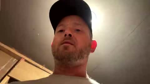 Snapshot of smokeymt420 chatting on 11/21/25, 02:32 smokeymt420 online show from 11/21/25, 02:32