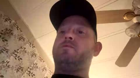 Snapshot of smokeymt420 chatting on 11/24/25, 01:49 smokeymt420 online show from 11/24/25, 01:49