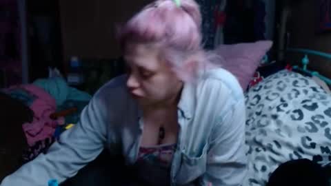 Snapshot of smokydian chatting on 01/22/25, 02:26 DIAN dee-ann online show from 01/22/25, 02:26