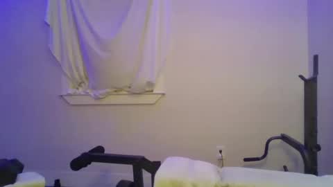 Snapshot of smooth985092 chatting on 12/05/24, 03:04 smoothmusclecam online show from 12/05/24, 03:04