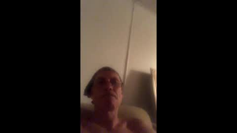 Snapshot of smoothbenny74 chatting on 01/05/25, 01:26 smoothbenny74 online show from 01/05/25, 01:26