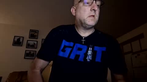 Snapshot of sms172 chatting on 01/20/25, 11:21 sms172 online show from 01/20/25, 11:21