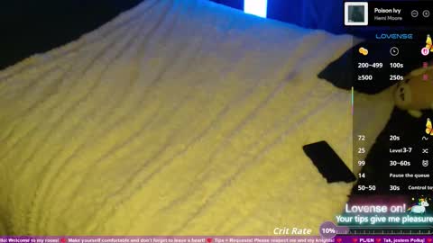 Snapshot of smuffin_x chatting on 02/24/26, 09:13 Strawberry Muffin online show from 02/24/26, 09:13