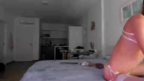 Snapshot of sn0wcat chatting on 09/22/25, 09:39 online show from 09/22/25, 09:39