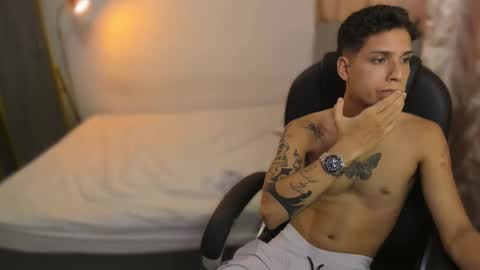 Snapshot of snak_master1 chatting on 09/15/25, 04:23 snak_master1 online show from 09/15/25, 04:23