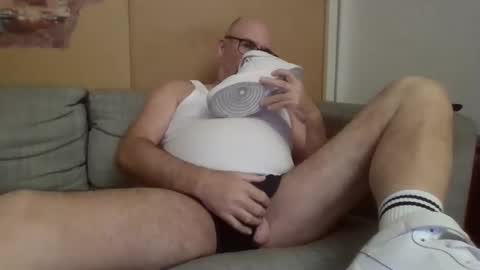 sneakerboy18 online show from 09/24/25, 06:11