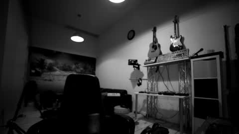 sneaky1985 online show from 12/21/25, 05:09